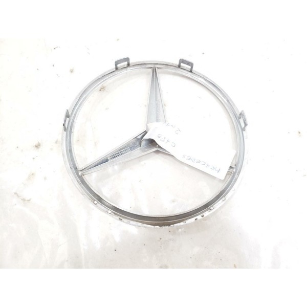 Emblema Grade Frontal Mercedes C-180 2011 (detalhe)